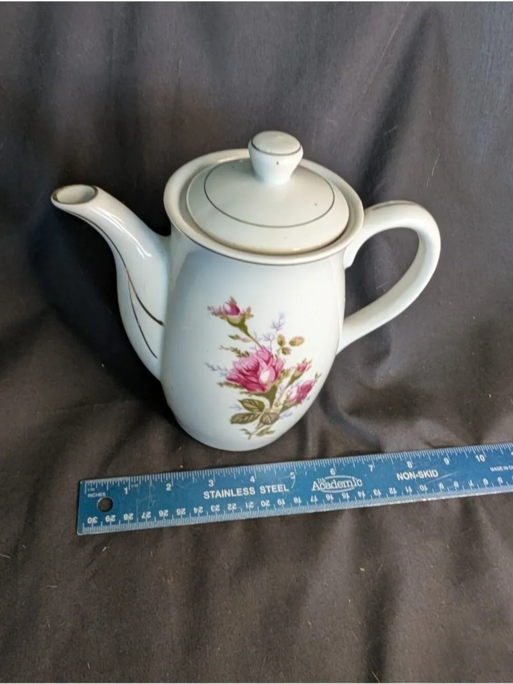 Royal Sealy lovely piece